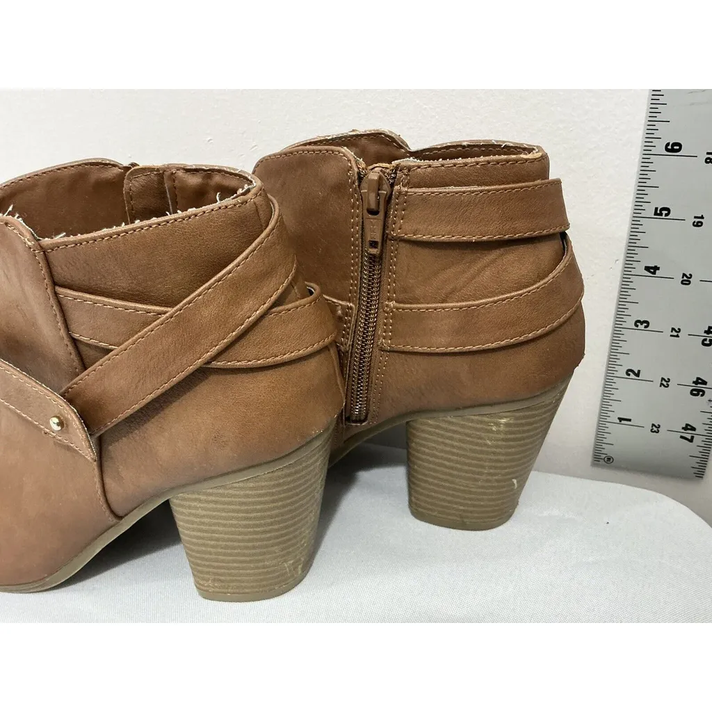Womans LC Lauren Conrad Bon Bon Cognac Size 7.5m Strappy Zip Block Heel Booties - Image 4