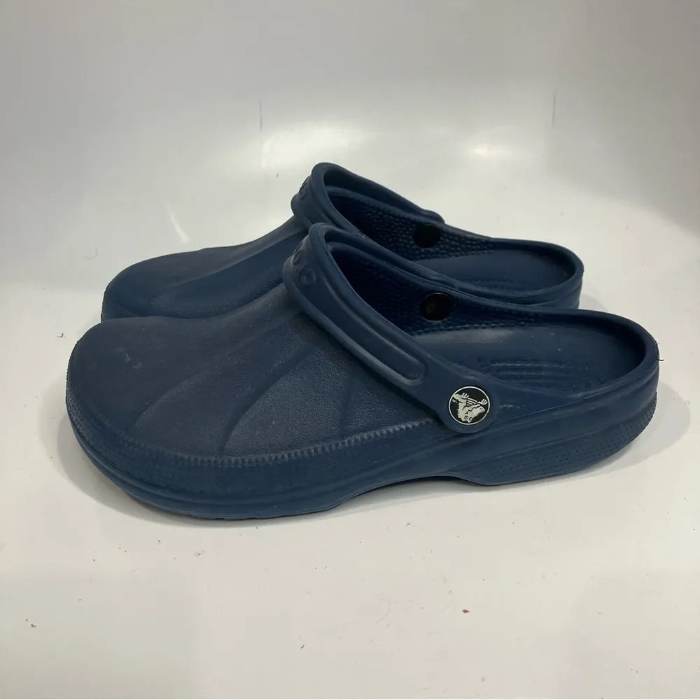 Crocs‎ solid clogs navy blue unisex sizing - Image 3