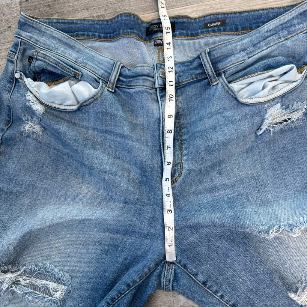 Judy Blue Capri Fit Distressed Medium Wash Jeans Size 24W C49 - Image 6