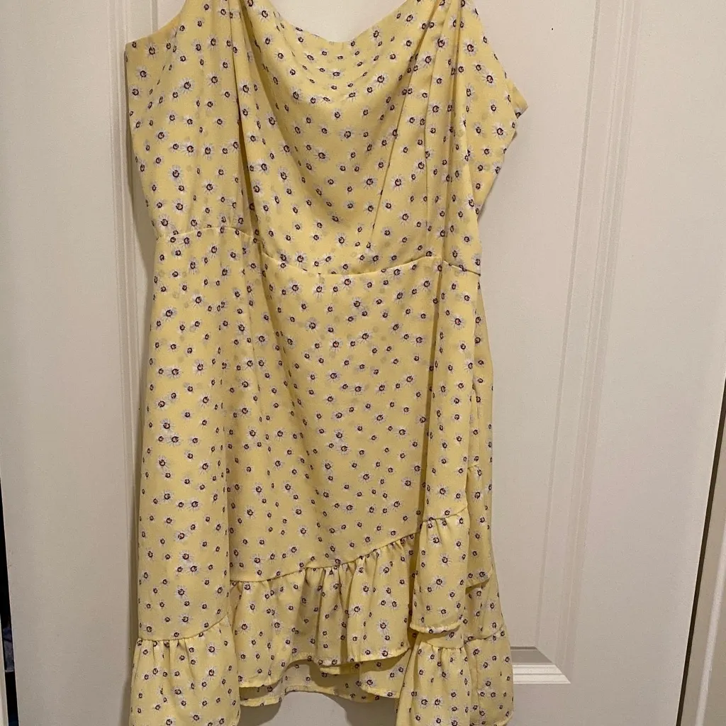 Rue21 Yellow Floral Dress - Image 2