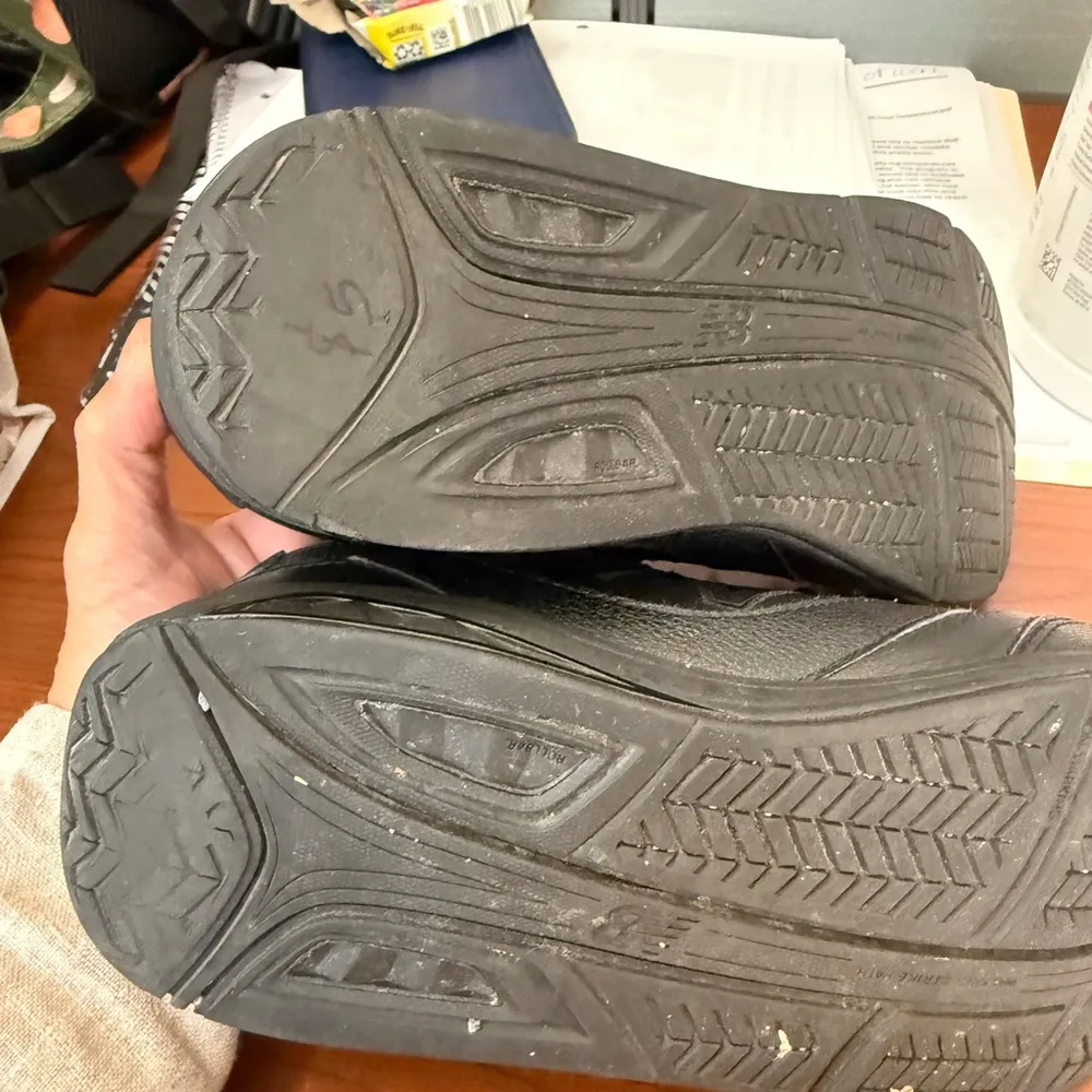 New Balance Black Athletic Shoes with Textured Leather - Image 5