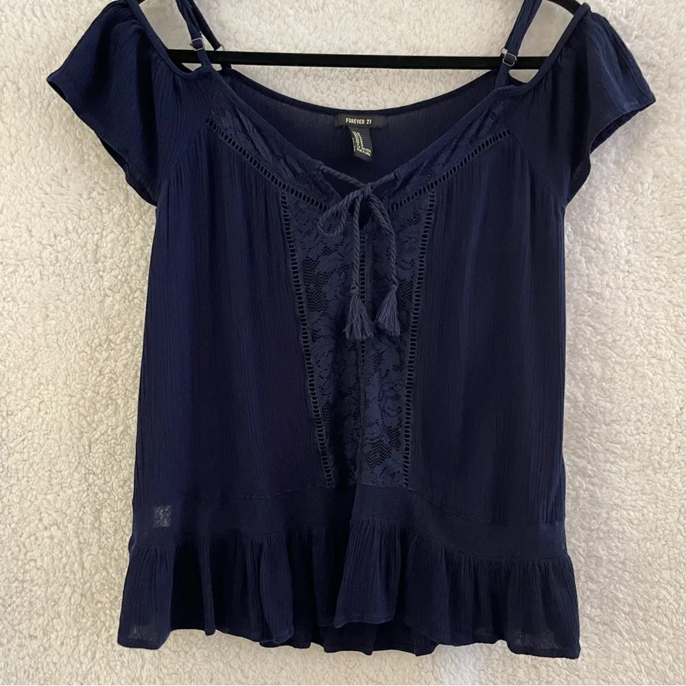 Forever 21 Womens M Boho Open Shoulder Navy Top Floral Lace Swing Hem Rope Tie - Image 10