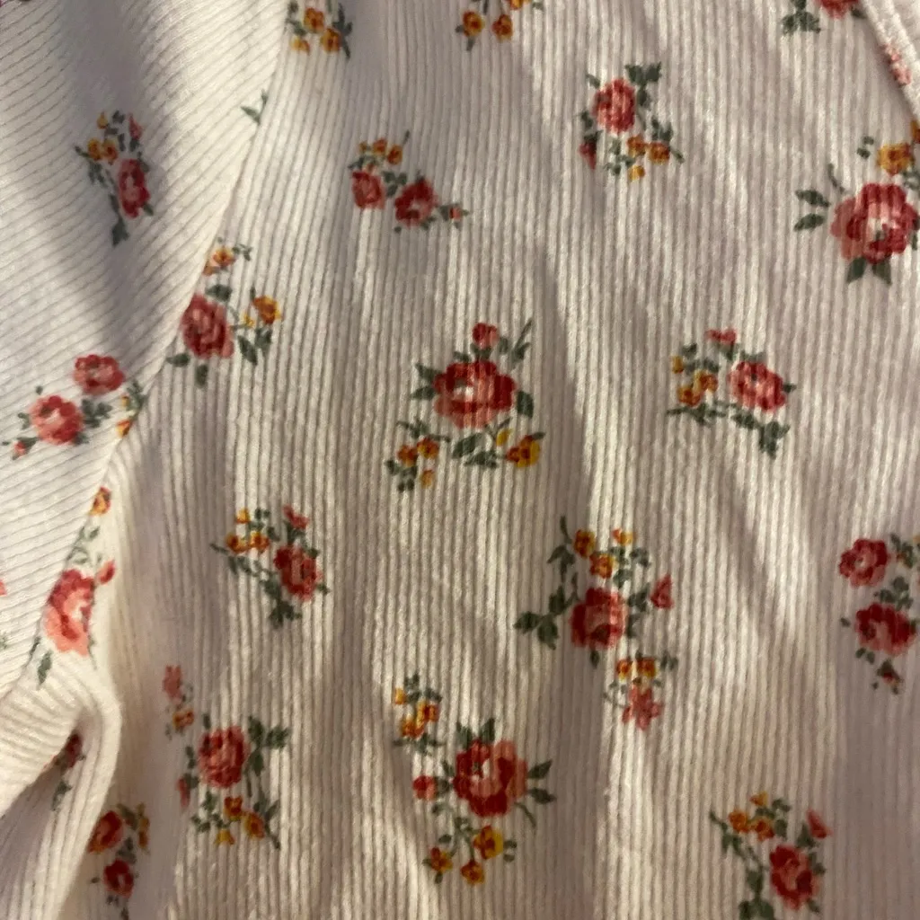 Hollister Womens Top Shirt Baby Tee L Long Sleeve White Floral Print Bust 42” - Image 4