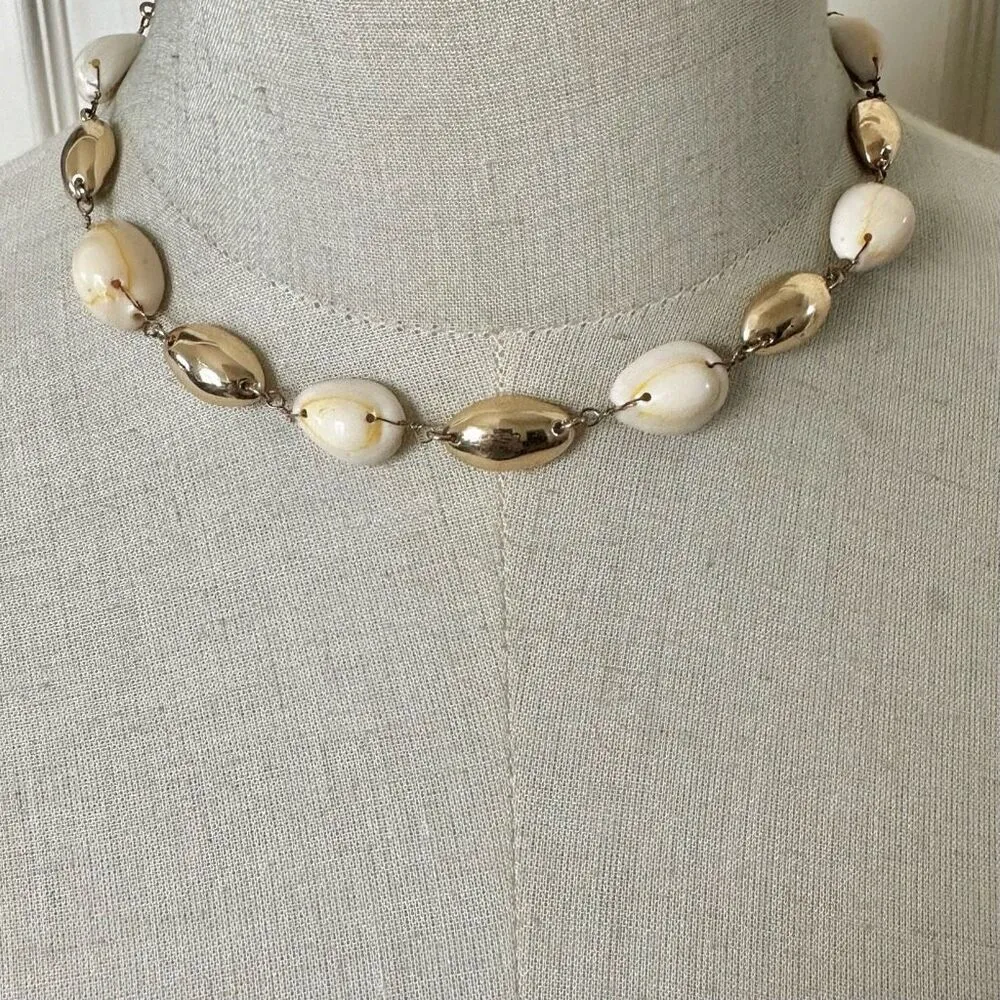 Gold tone seashell choker necklace - Image 2