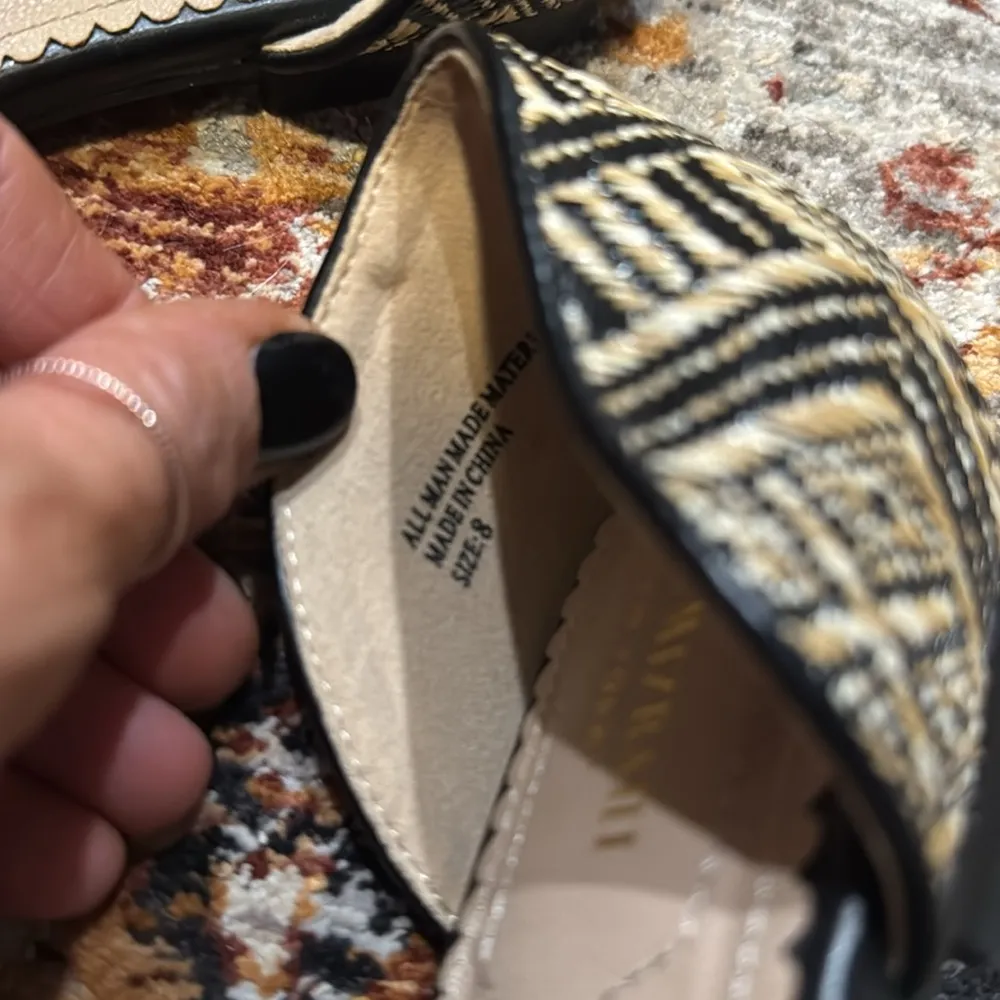 ISAAC MIZRAHI Woven Aztec Flats Size 8 - Image 5