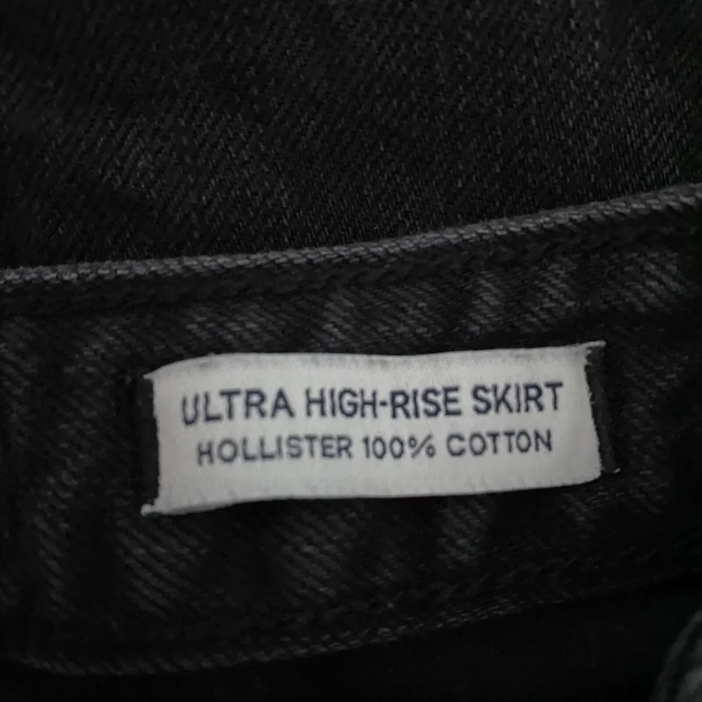 Hollister Ultra High Rise Black Denim Jean Belted Skirt Size 0 - Image 8