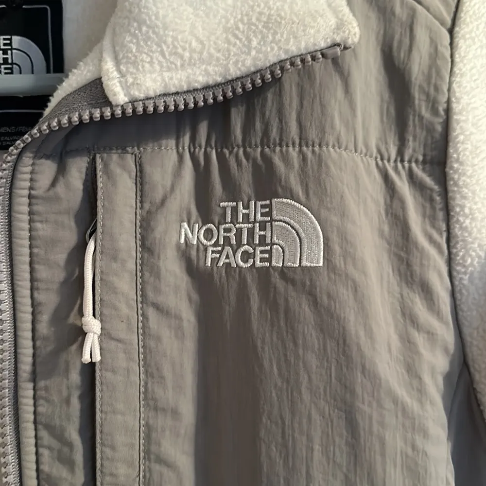 Light grey and white north face jacket size: XS - Image 2