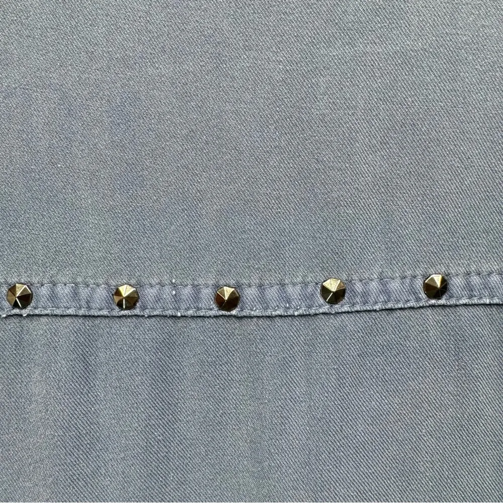 Rock & Republic Slate Blue Sleeveless Western Shirt with Rivets Medium - Image 5