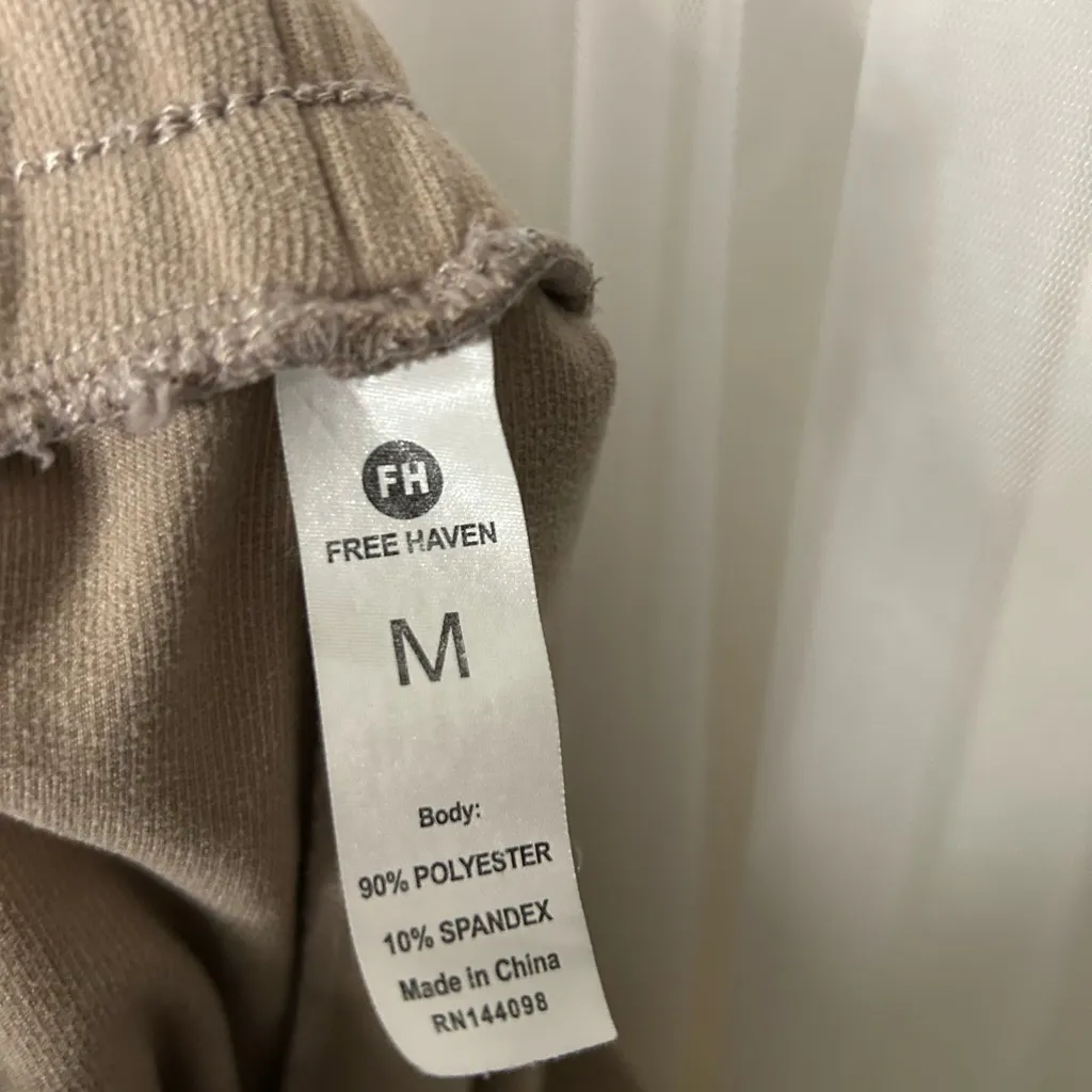 Free Haven Sweatpants Women’s size Medium - Image 4