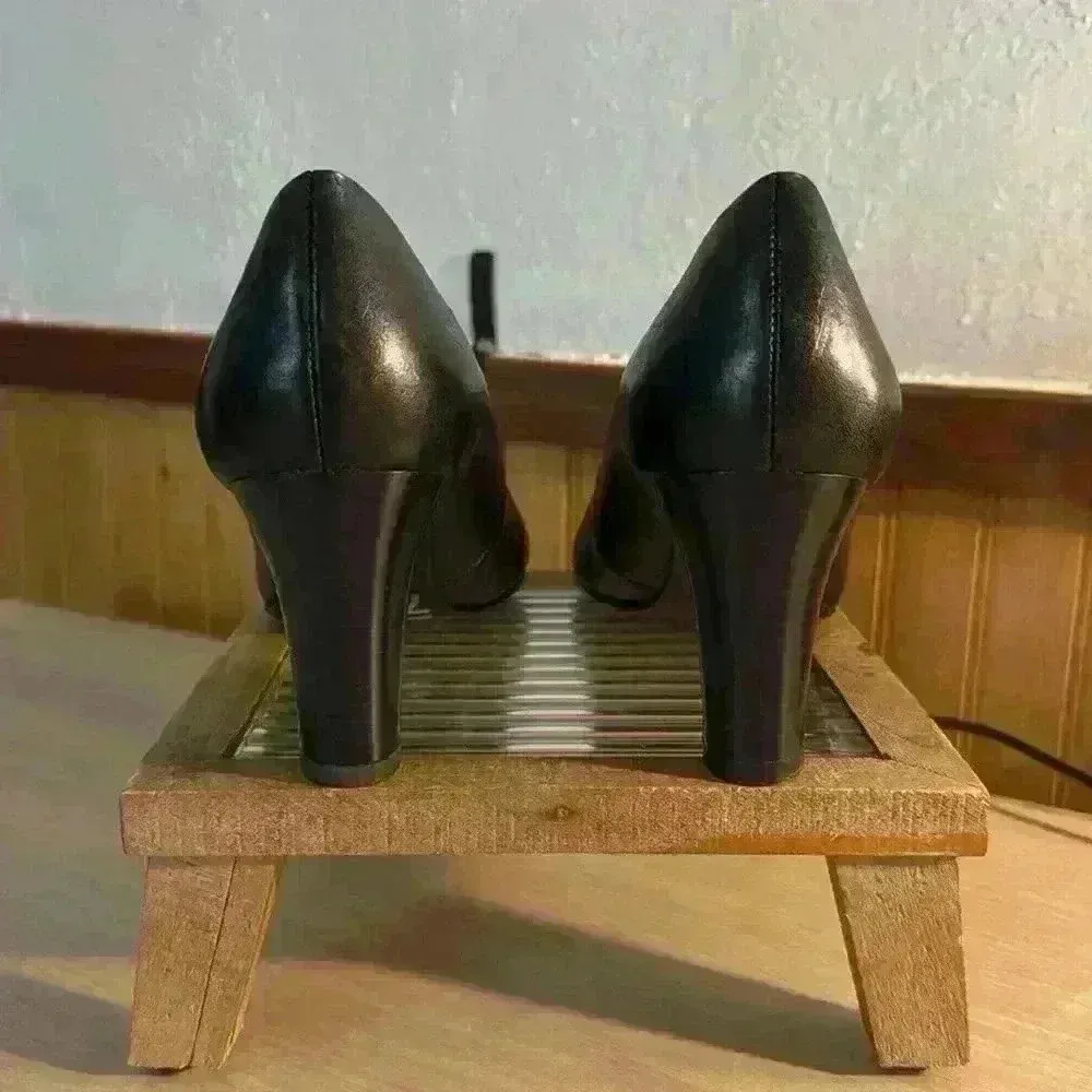 Chaps Black Leather Block Heeled Court Shoes - Image 4