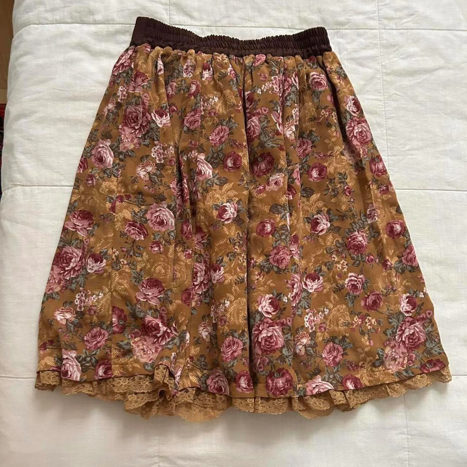 Axes Femme Orange Brown pink floral skirt lace trim and faux leather belt buckle Size M - Image 4