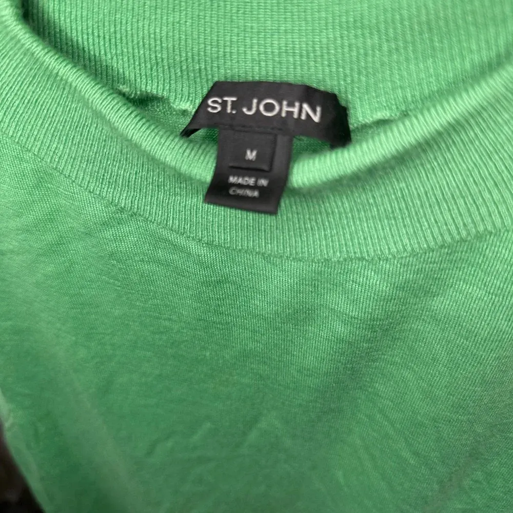 St. John 100% cashmere green sleeveless tank top soft comfortable women’s M - Image 2