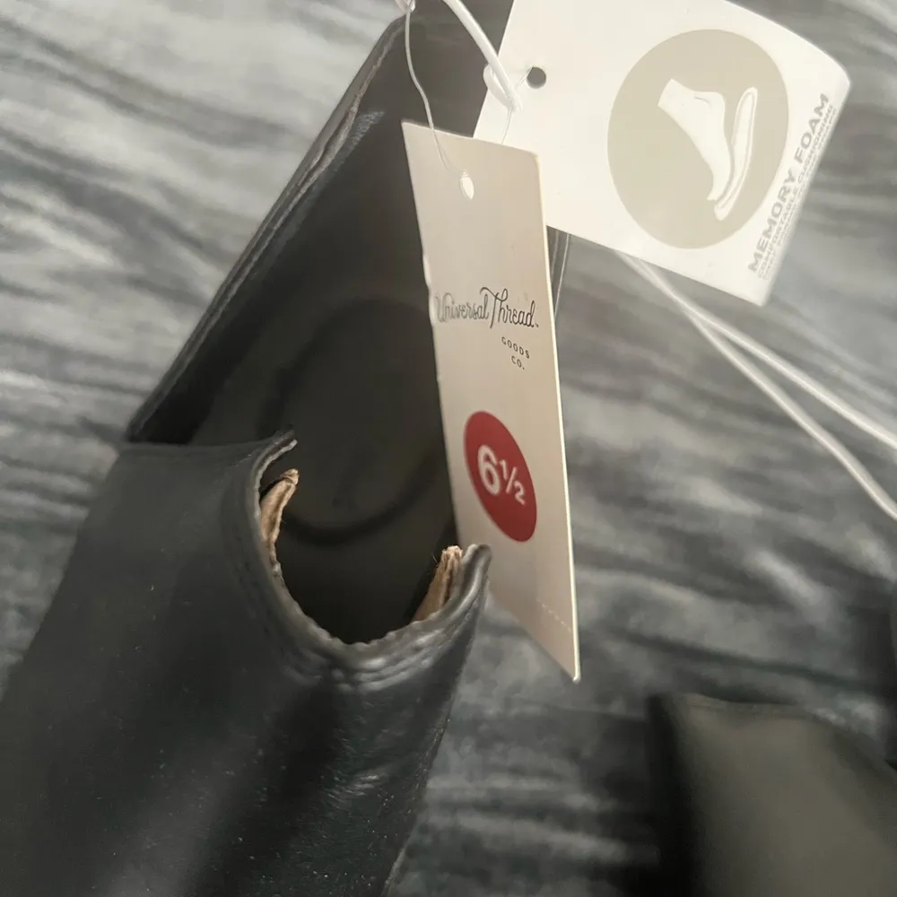 Universal Threads Black half ankle boots - Image 3