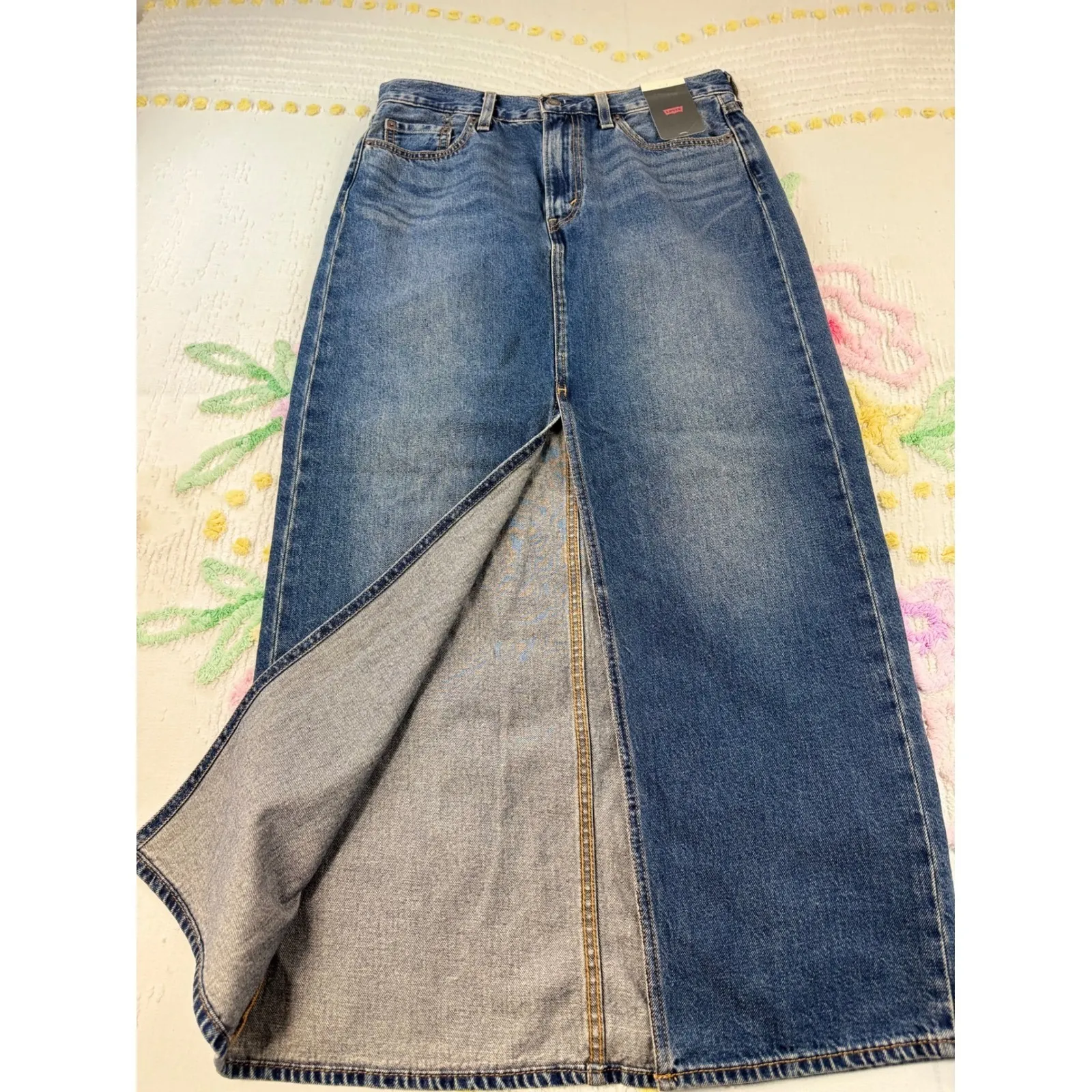 Levi's Premium Women's Long Denim Maxi Skirt Front Slit Blue Wash Size 29 NWT - Image 2