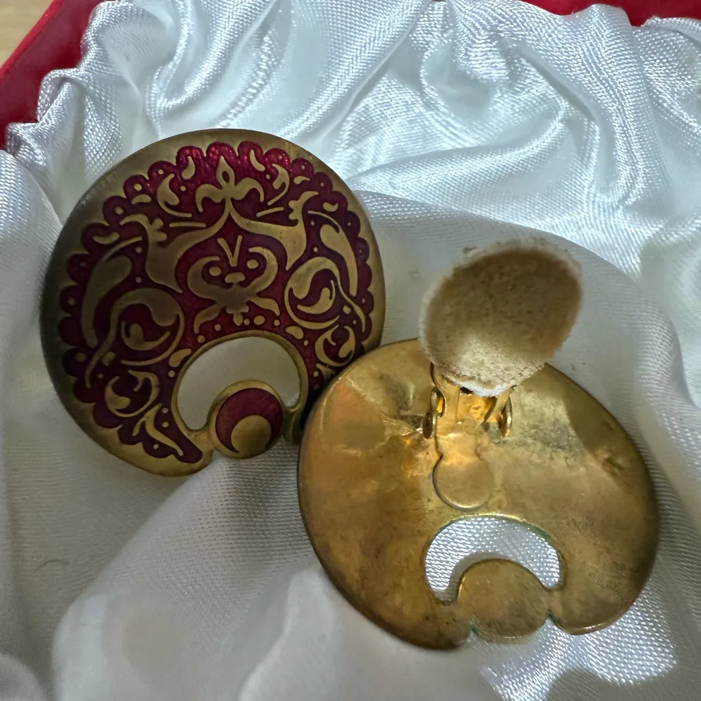 Vintage MMA Metropolitan Museum of Art Red Enamel Earrings Clip‎ On 1987 - Image 3