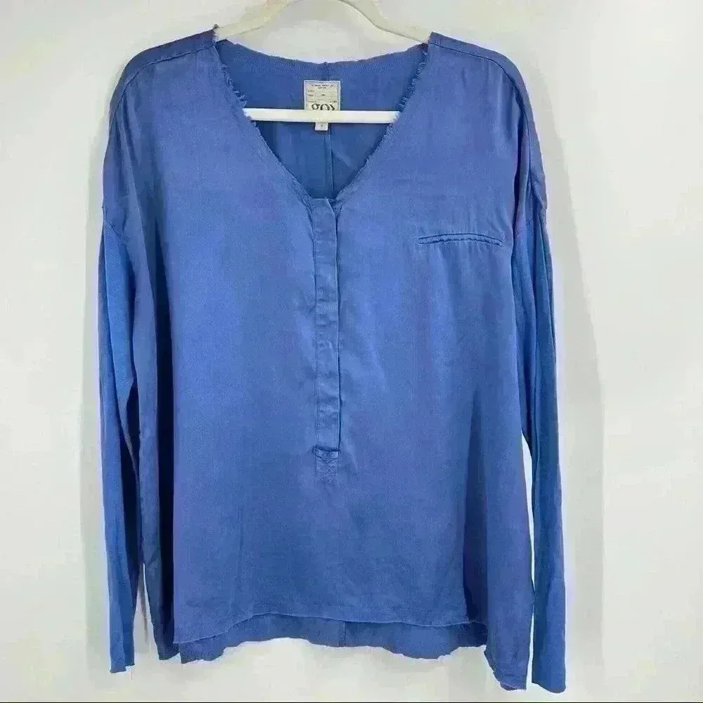Go > By Go Silk Blue Silk Top W/ Linen Sleeves‎ And Raw Hem. Size Small - Image 11