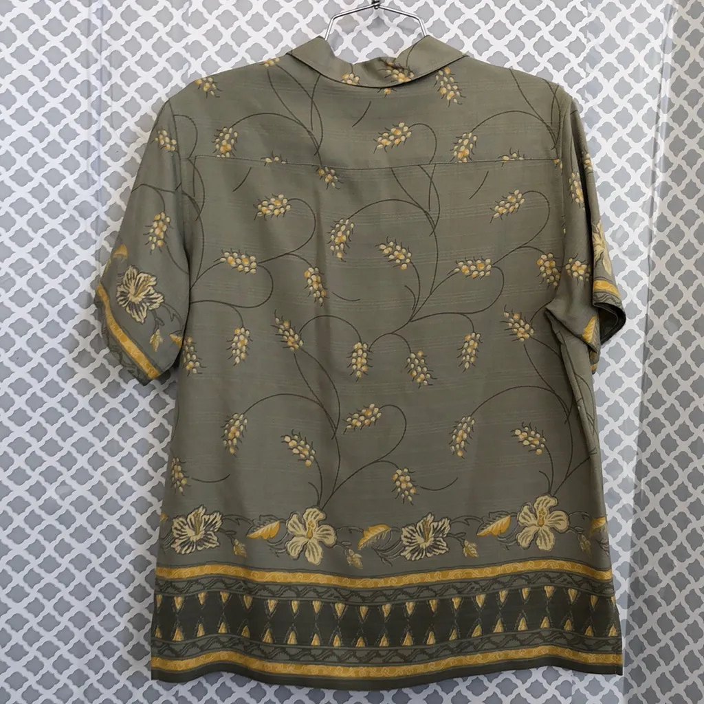 Tommy Bahama silk tropical button down blouse‎ - Image 4