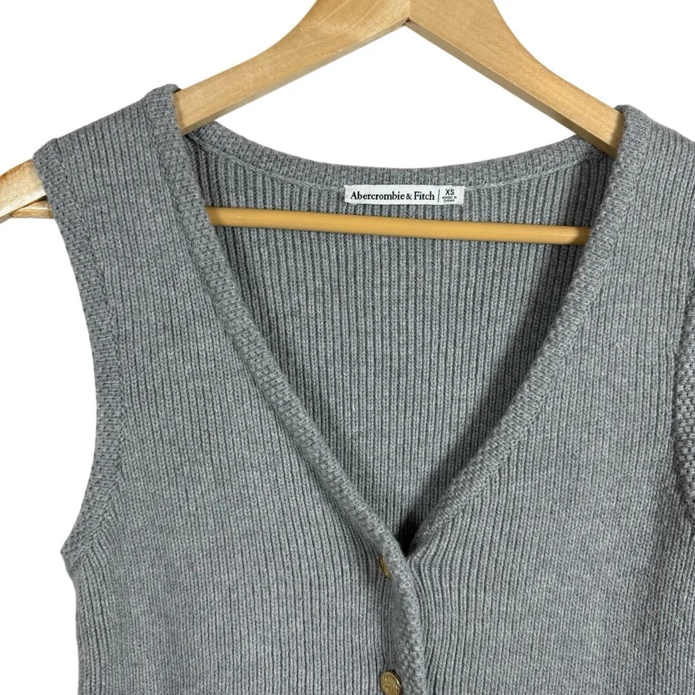 Abercrombie & Fitch Women’s Mara Button-Up Sweater Vest Grey XS - Image 4