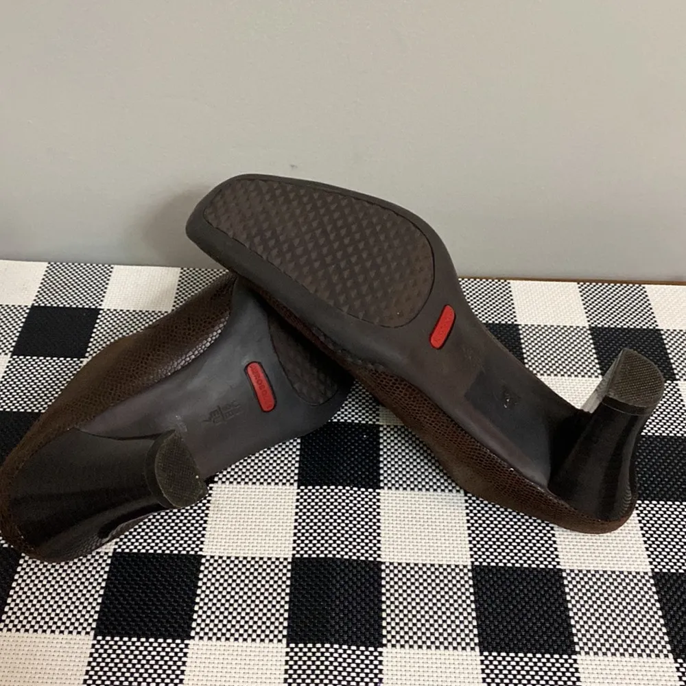 Aerosoles women Cinch Worm brown snakeskin shoes size 9 - Image 6