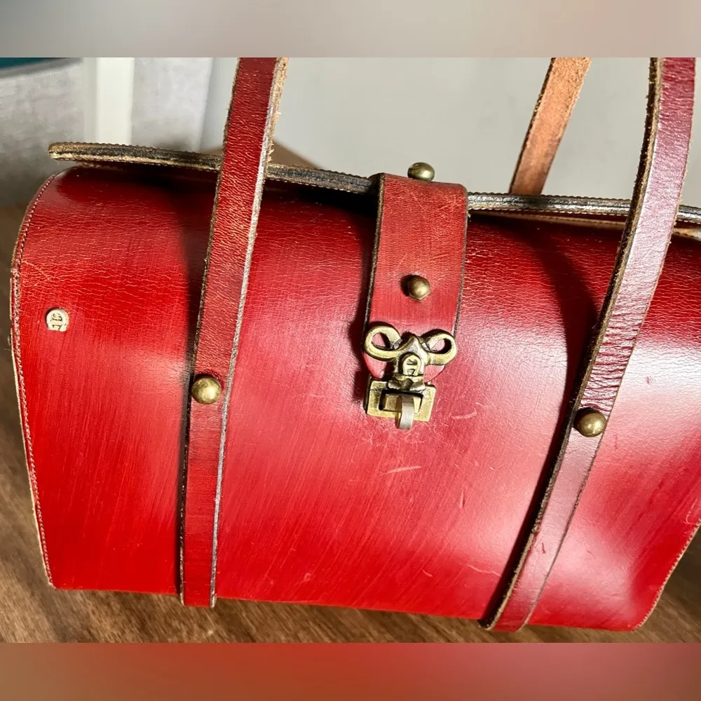 Vintage Etienne Aigner ‘Antic Red’ Leather Turnlock Satchel with Original Tags - Image 6