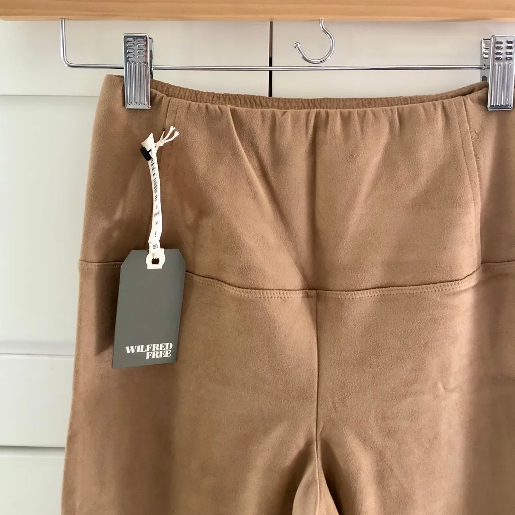Wilfred Free Daria Pant, High Rise Leggings & Faux Suede Camel Leather sz. S - Image 15