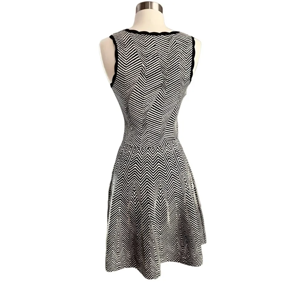 OPENING CEREMONY Chevron Knit Dress Black White Scoop Neck A-Line Sleeveless EUC - Image 6