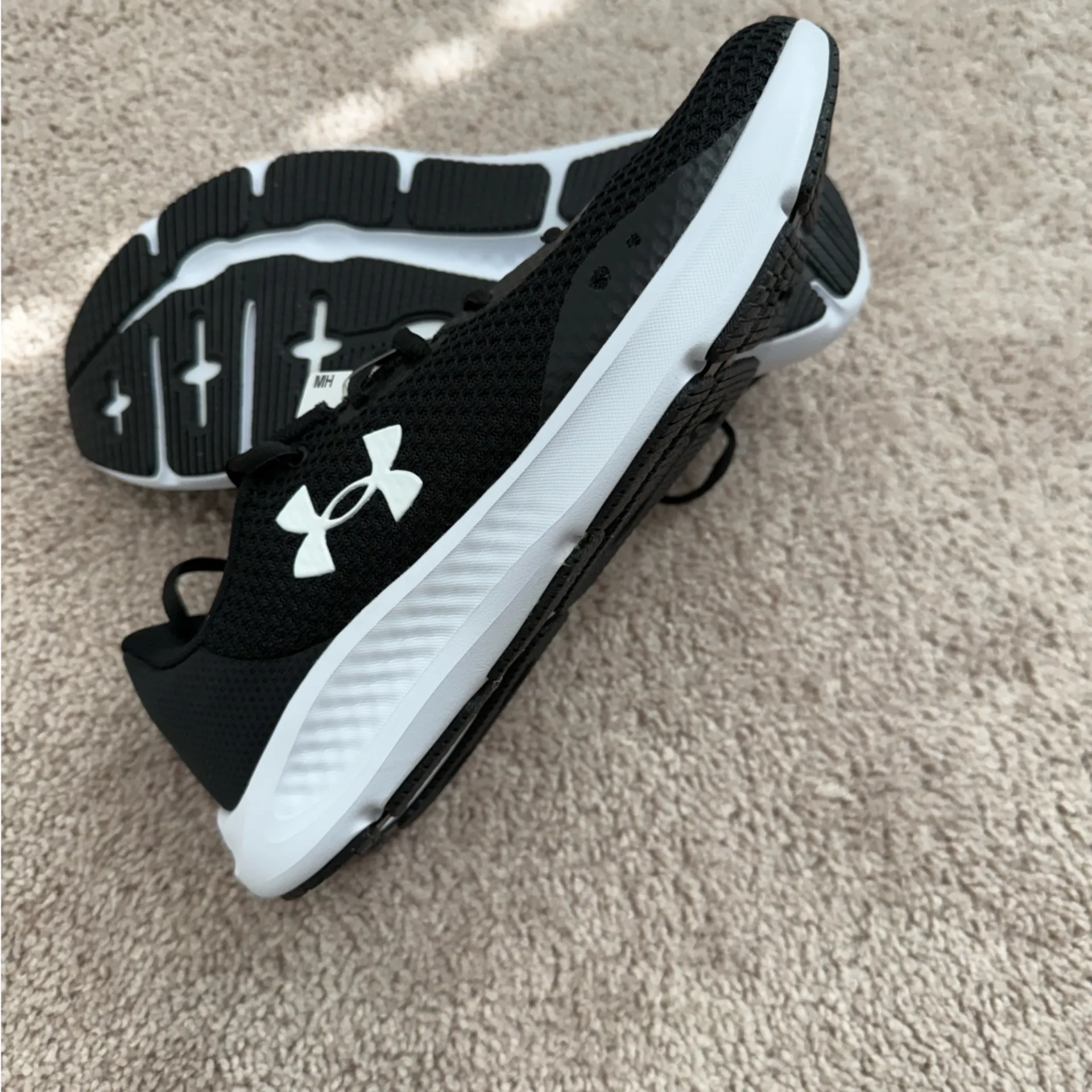 Nwt Under Armour women shoes - Image 6