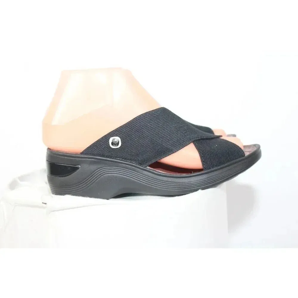 ladies BZEES wedge sandals size 5.5M - Image 3