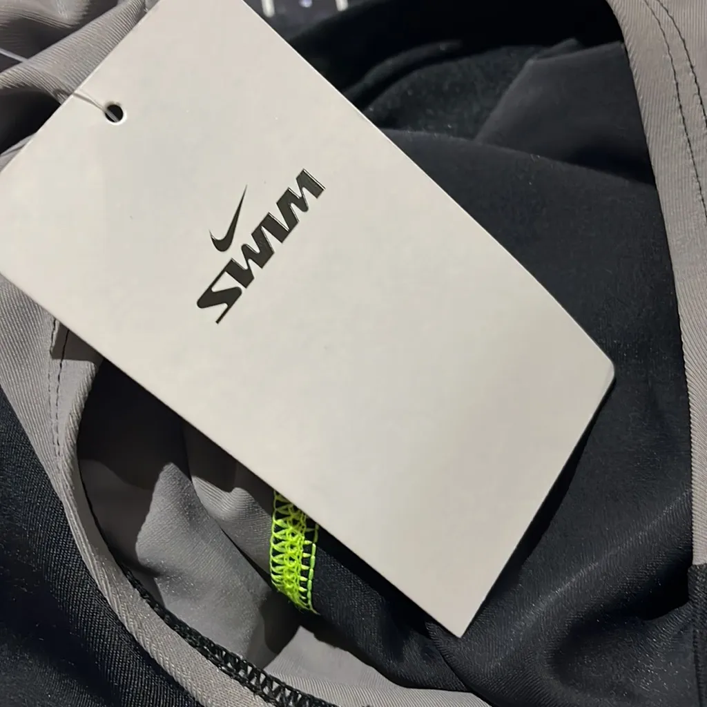 NWT Nike Women's Color Surge Powerback Racer One Piece Swimsuit - Image 9