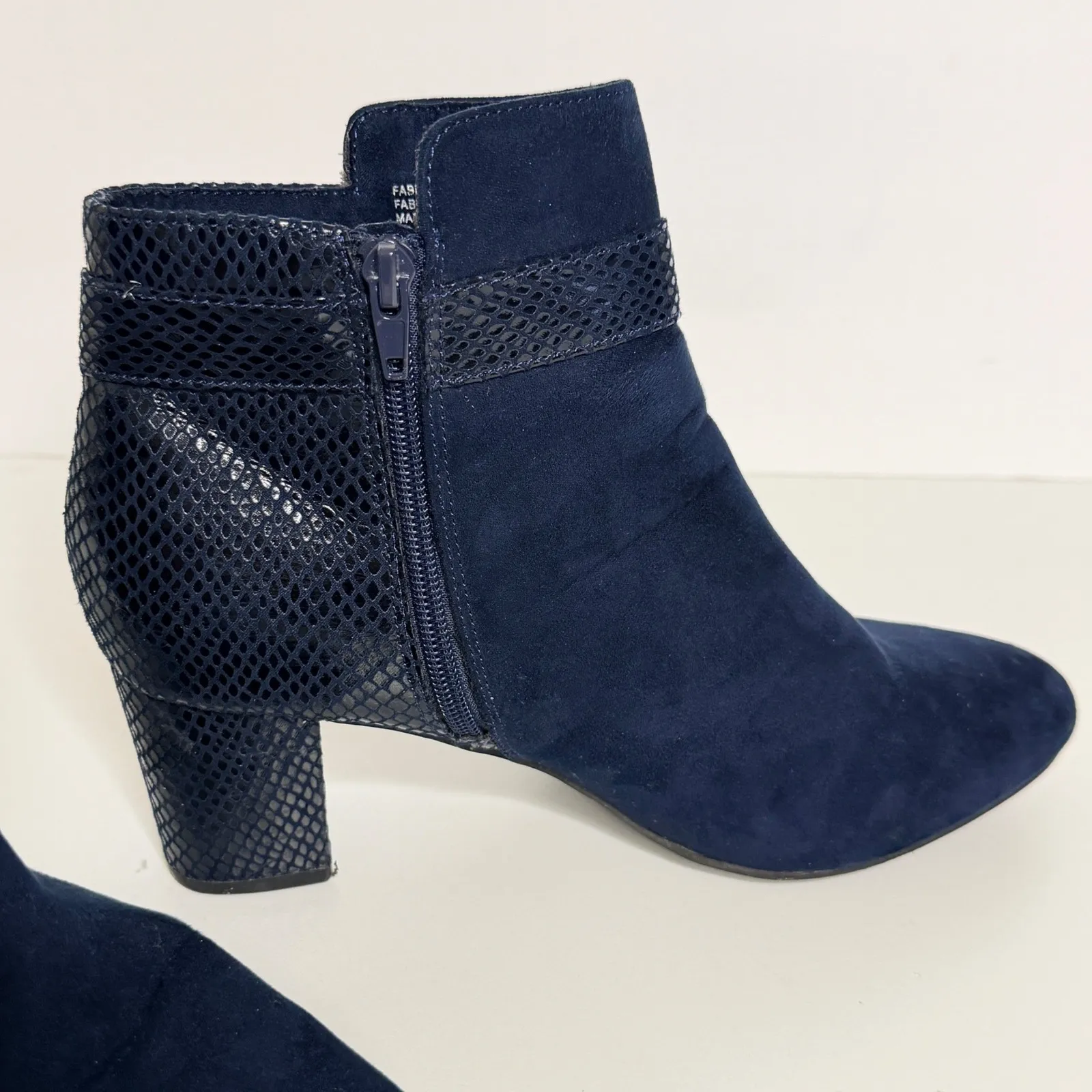 Karen Scott Ankle Boots Size 9 Navy Blue Faux Suede Faux Snake Block Heel - Image 5