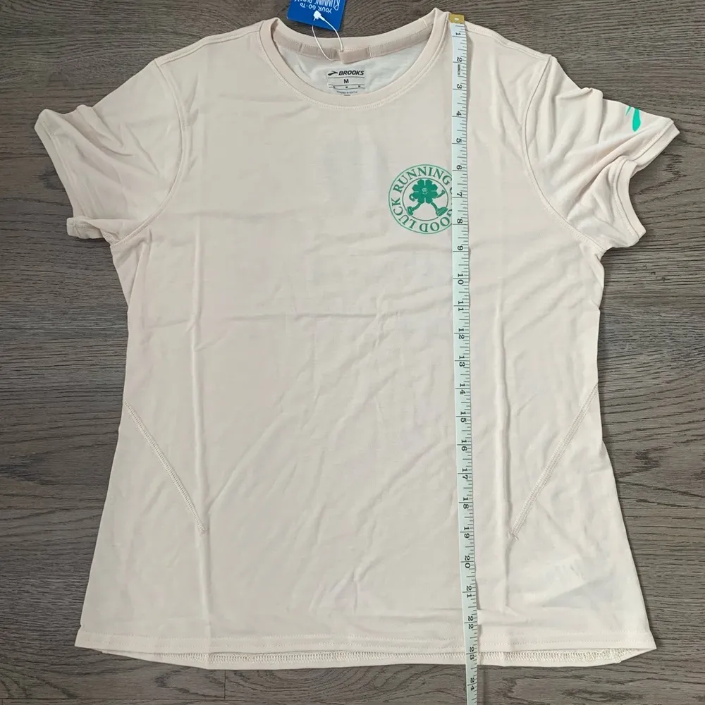 Brooks Running on Good Luck Distance Short Sleeve Tee - Size M - Off White - NWT - Image 9