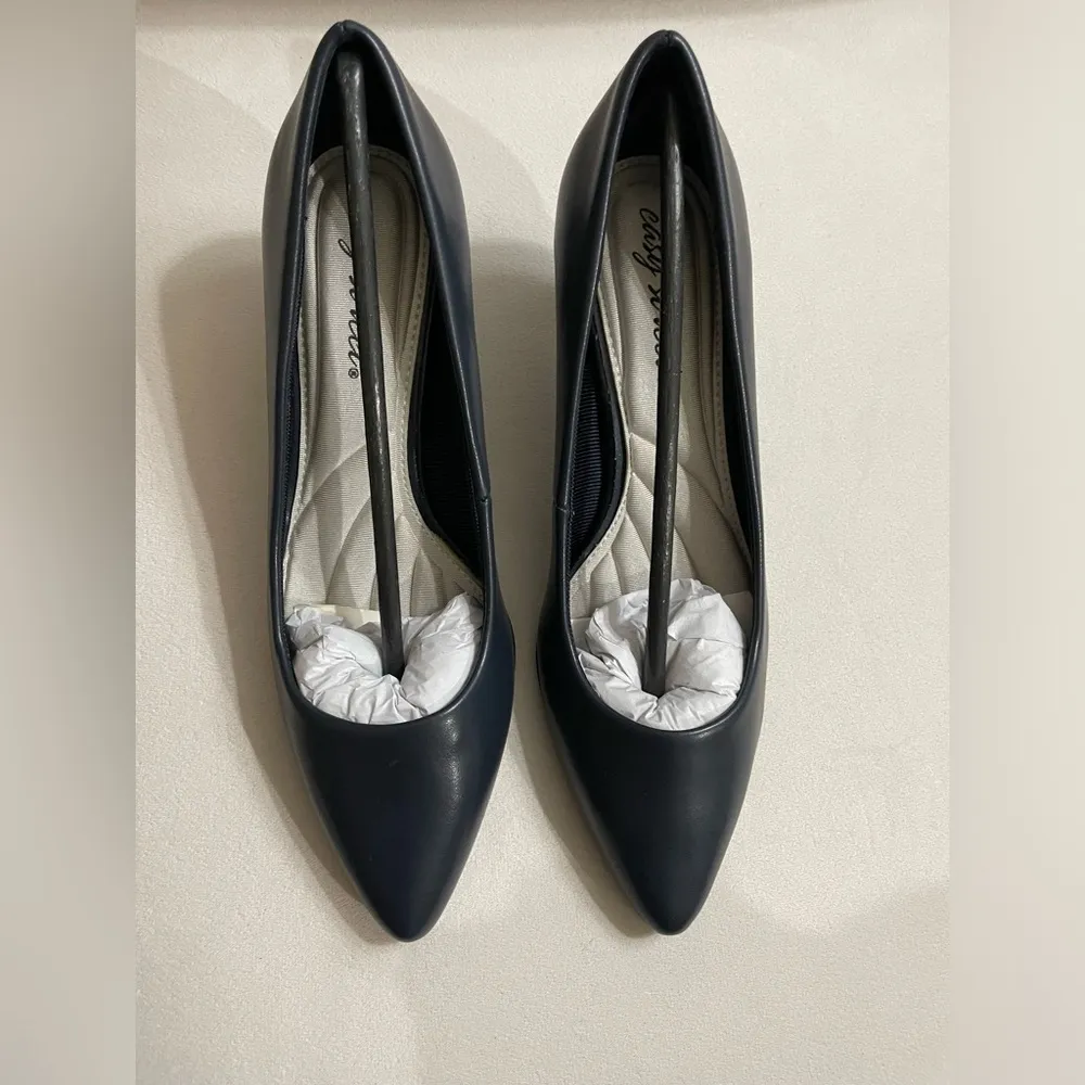 New Easy Street Navy 2.5” Heels Pumps Size 7.5 - Image 3