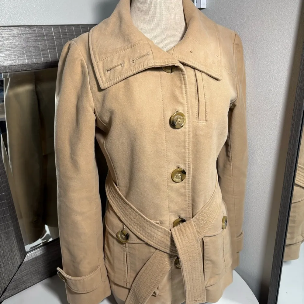 Gap classic woman’s tan/camel peacoat, size small - Image 16