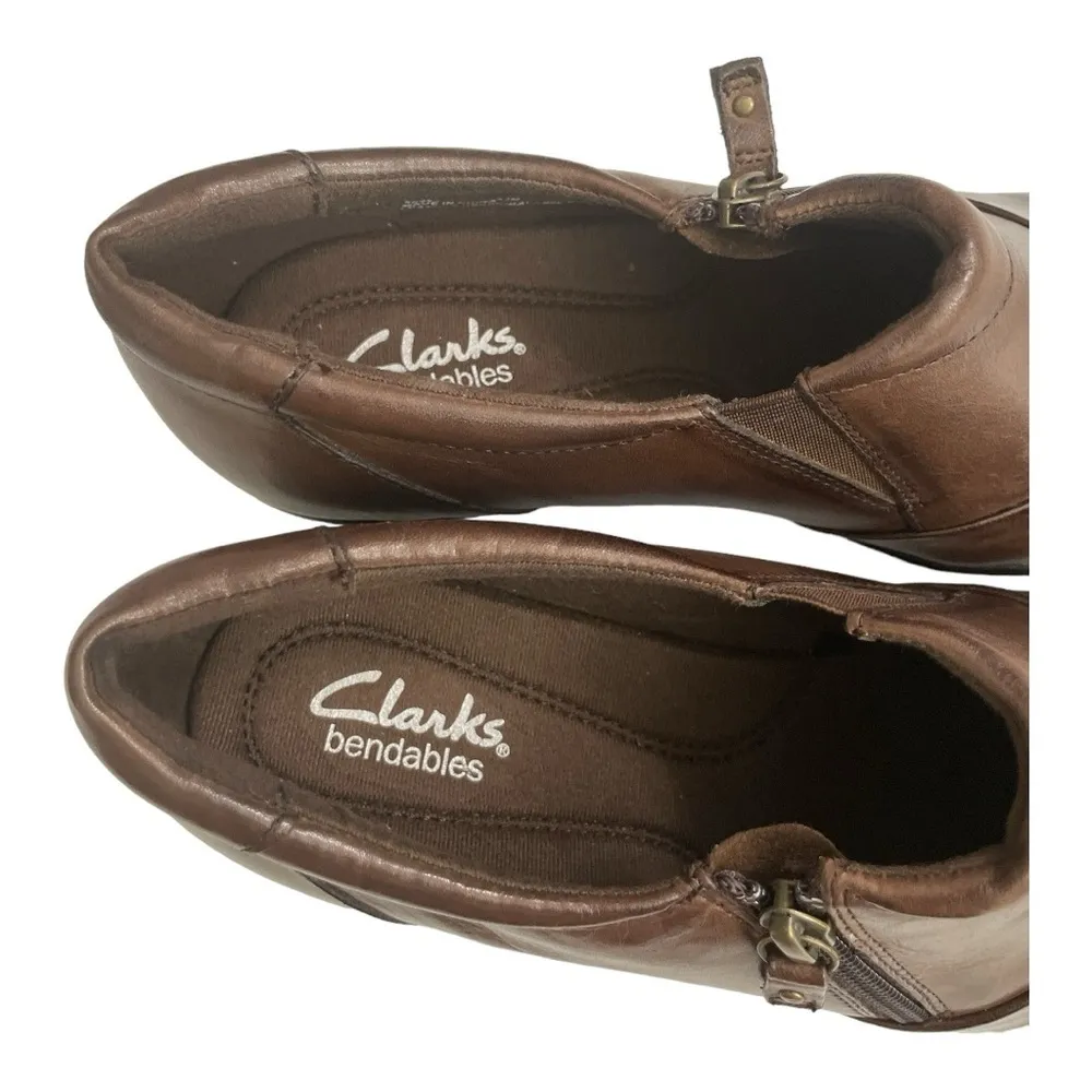 Clarks Bendables Womens Sz 8.5
Shoes Comfort Heels Slip On Zipper
Leather Brown - Image 9