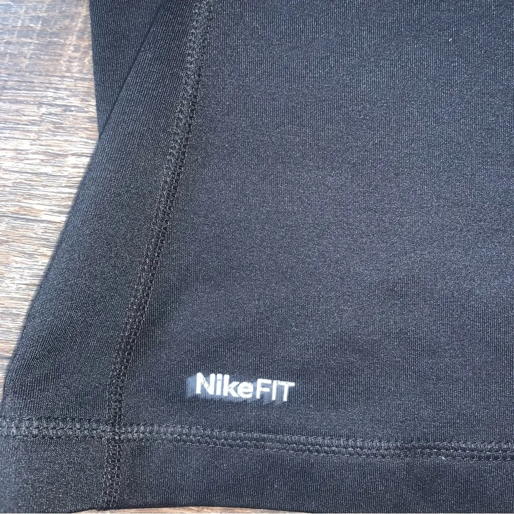 Nike Dri-Fit Pullover Medium - Image 7