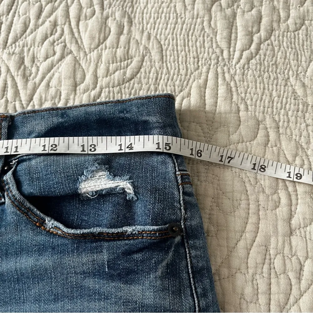 Mudd Flx stretch high rise midi jean shorts size 11 - Image 4