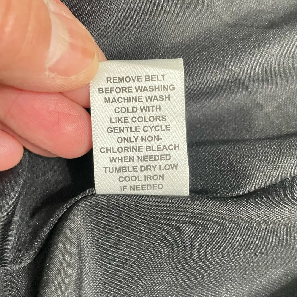 ELLE Aqua Floral
Print Pleated Fit & Flare Dress
Size M - Image 12