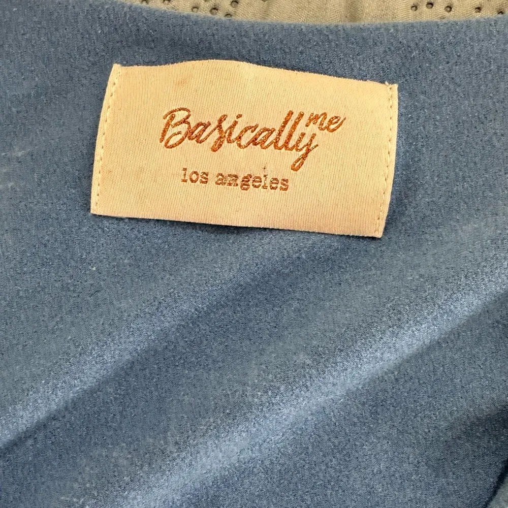 light blue sleeveless top - Image 3