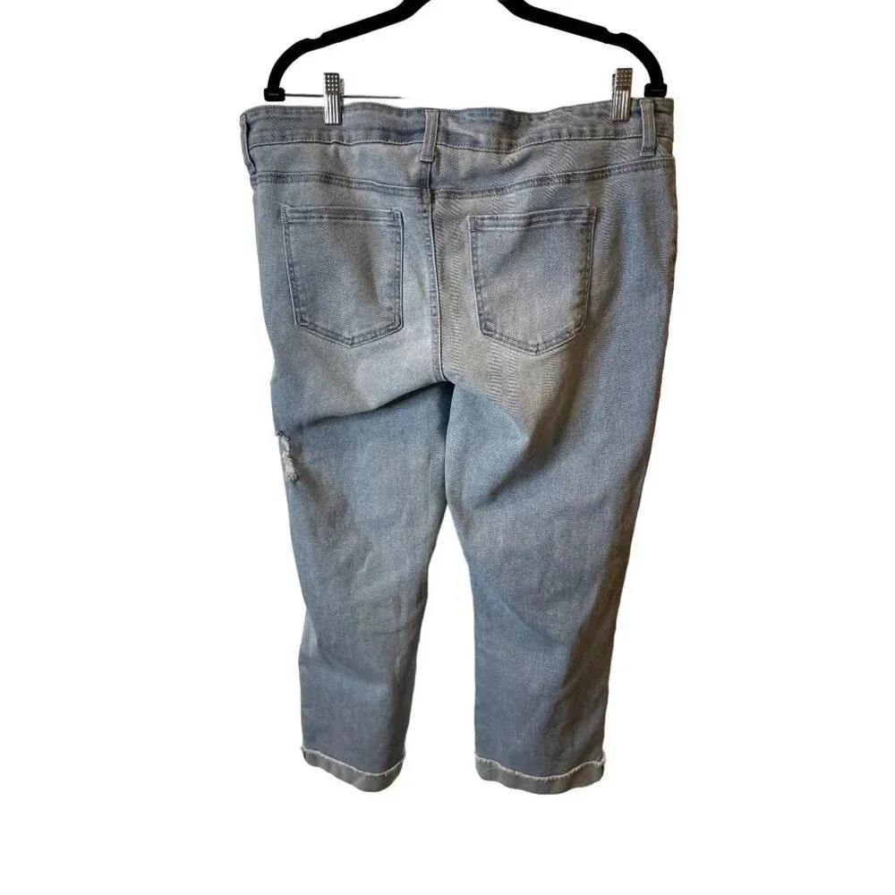 Time & Tru Women's XL Maternity Boyfriend Jeans Distressed Light Wash Preppy NEW - Image 2