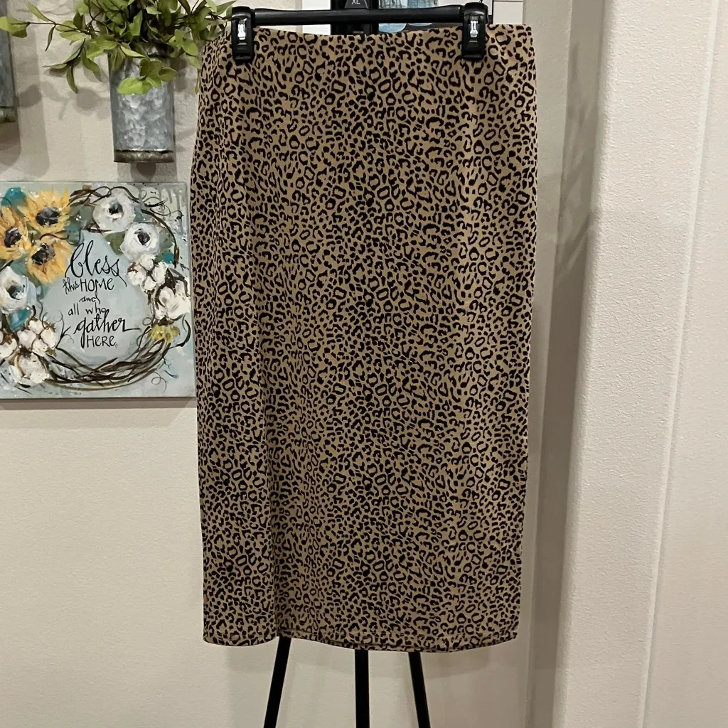 Jade by Jane Chic Leopard Print Pencil Skirt Black Size undefined - Image 3