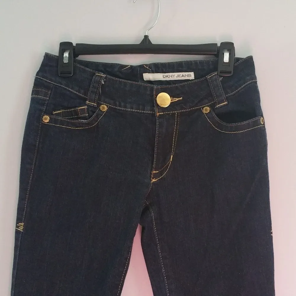 DKNY Women's Blue Dark Wash Skinny Jeans Size 7 - Image 3