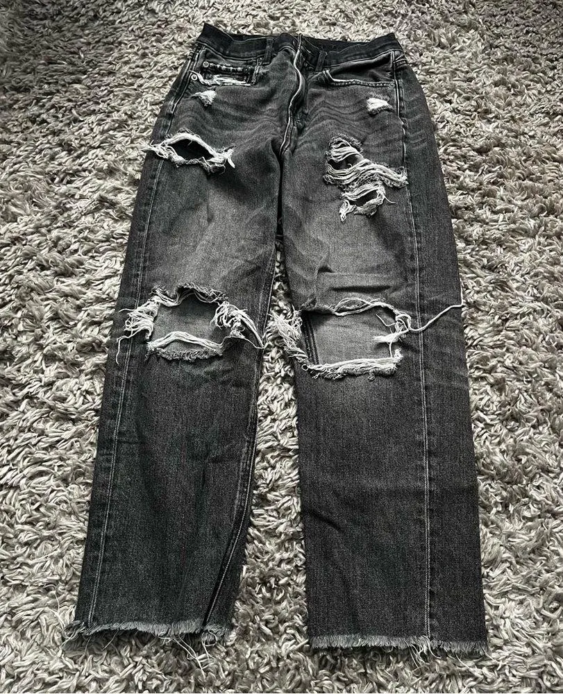 American Eagle high rise 90s boyfriend distressed black jeans size 4s - Image 2