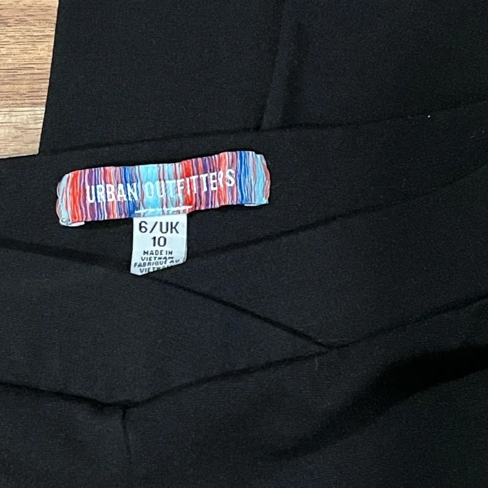 Urban Outfitters Flare Leggings Crossover Waist Size 6 - Image 2