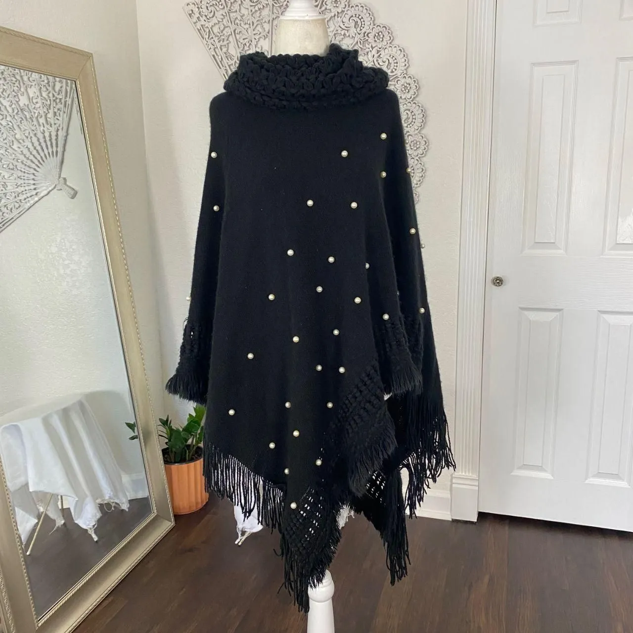 Charlotte Daniel Black Knit Pearl Beaded Knitted Shawl Poncho Top Sweater OS Size undefined - Image 5