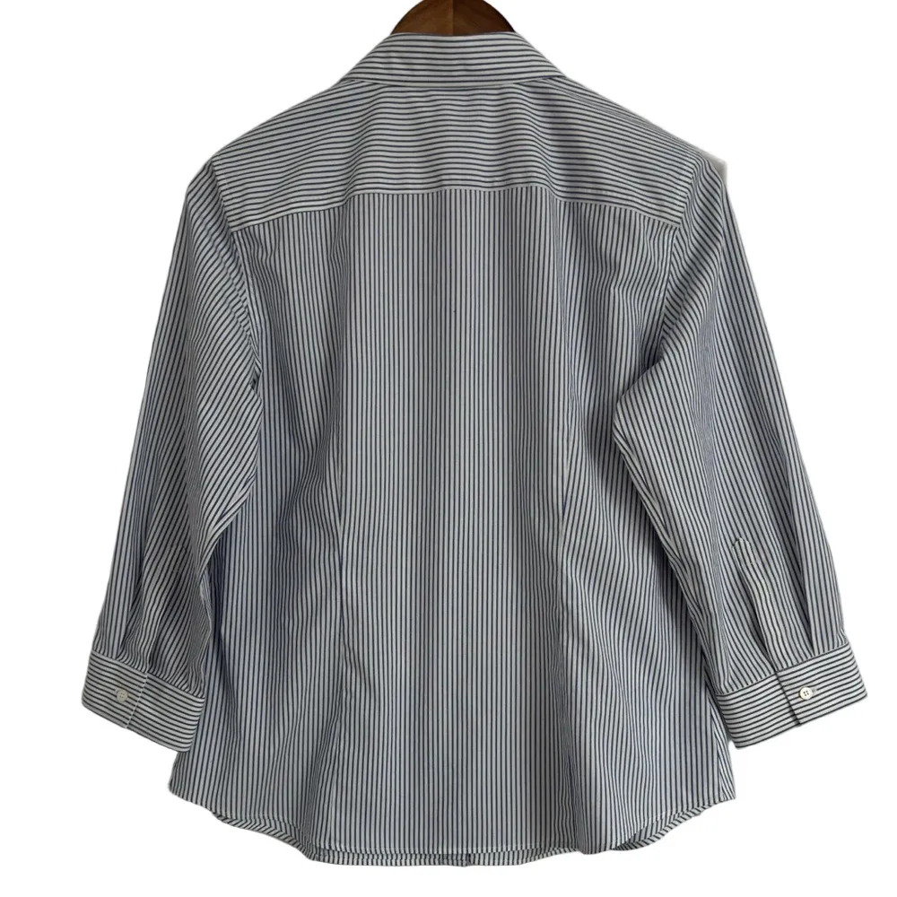 Talbots Top Womens Size 10 Blue Pinstriped 3/4 Sleeve Blouse Wrinkle Resistant - Image 2