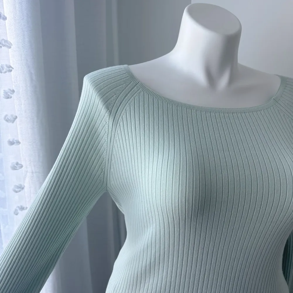 Banana Republic Stretch Cotton Sage Pastel Green Boat Neck Lightweight Sweater L - Image 2