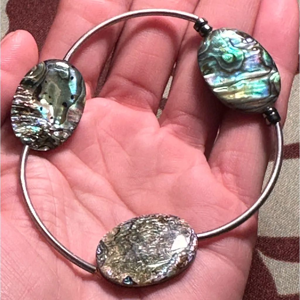 82. Handmade in Maui Paua Abalone & Hematite Stretch Silver Bracelet - Image 2