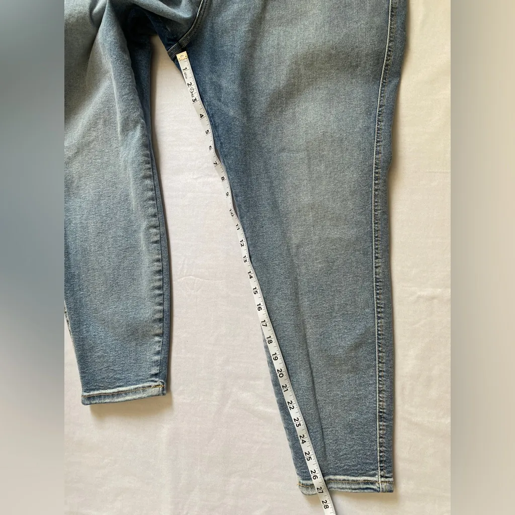 Forever 21+ Plus Size Stretch High Waist‎ Light Washed Blue Skinny Jeans Size 20 - Image 5