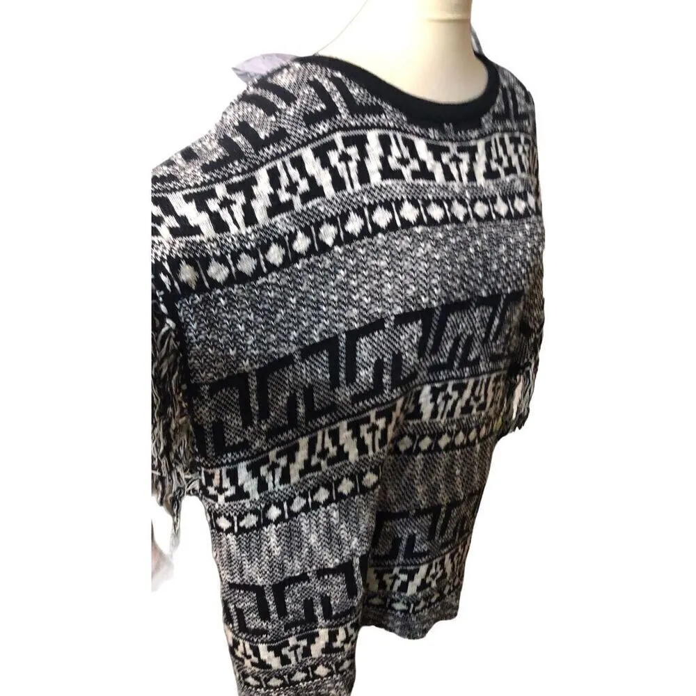 Gianni Bini Black and white fringed oversized poncho style sweater with fringe s - Image 3