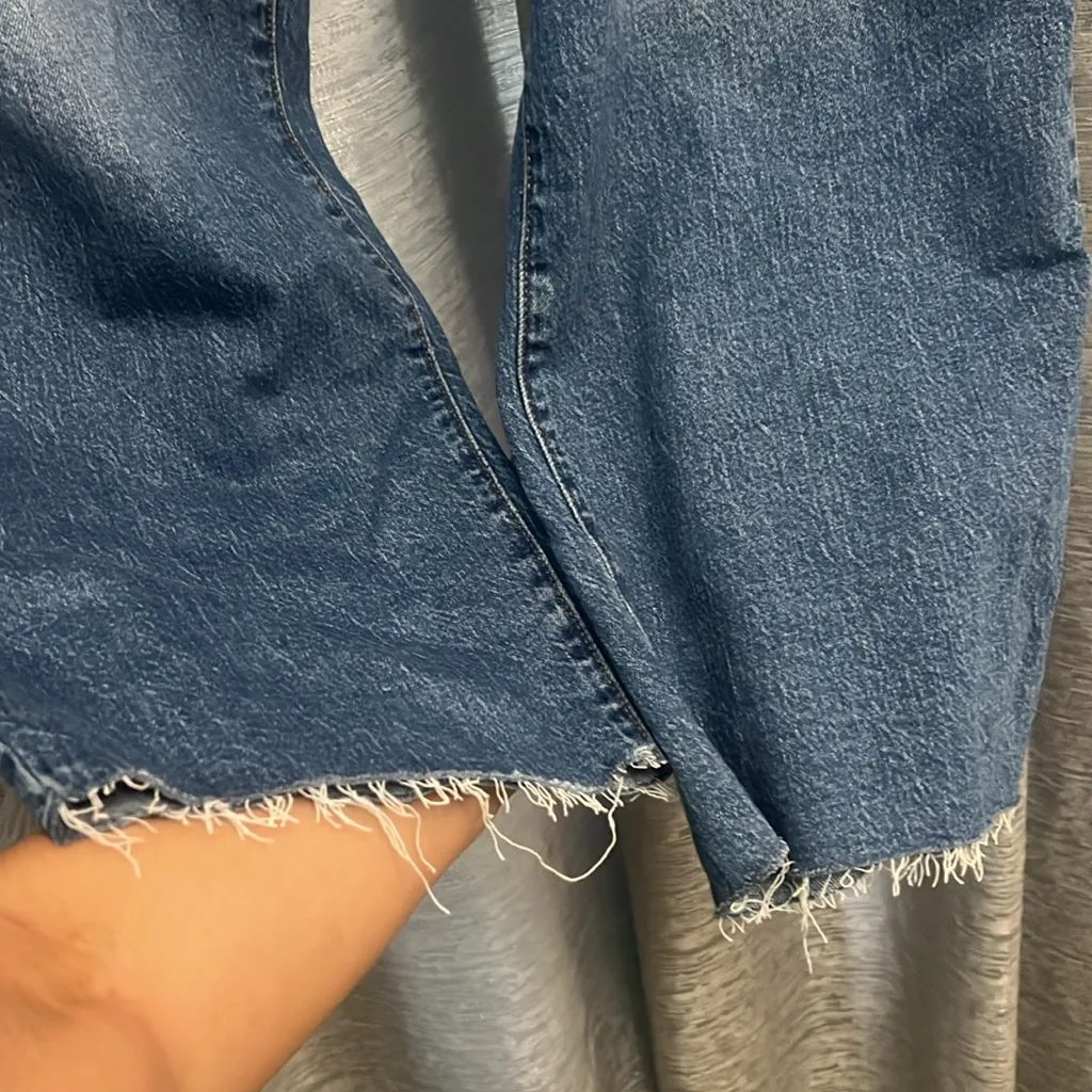 Universal Thread High Rise 90s Slim Leg Medium Wash Size 28R Plus - Image 8